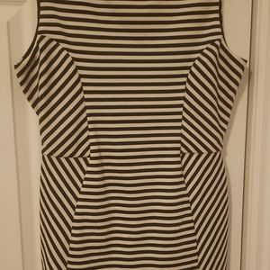 Bodycon dress with back cut-out